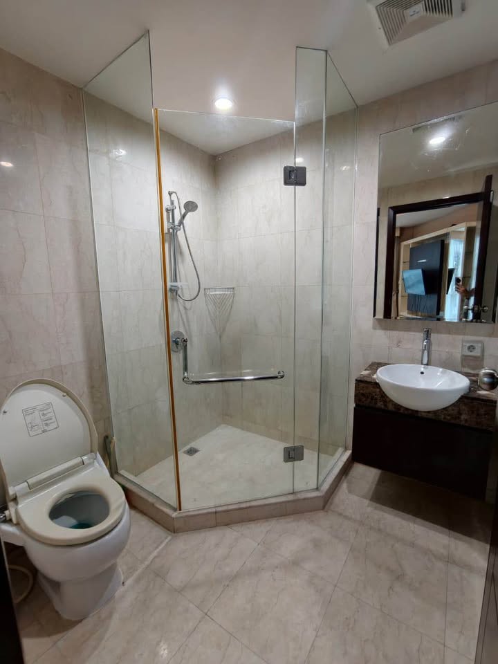 Fully Furnished 4-Bedroom Apartment for Rent in Tebet, Jakarta Selatan 5