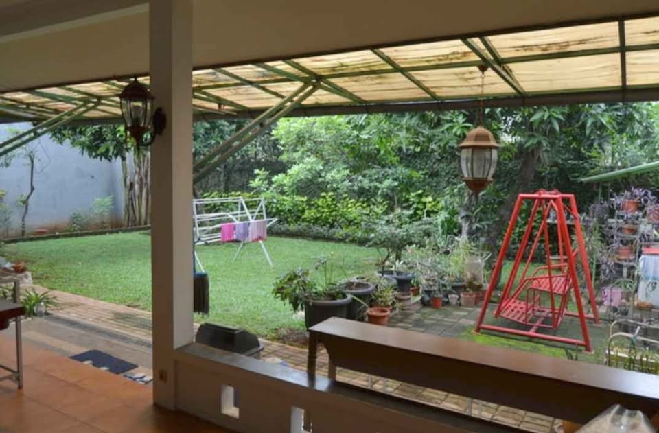 Spacious 4-Bedroom House for Sale in Jagakarsa, South Jakarta with Garden and Garage 4
