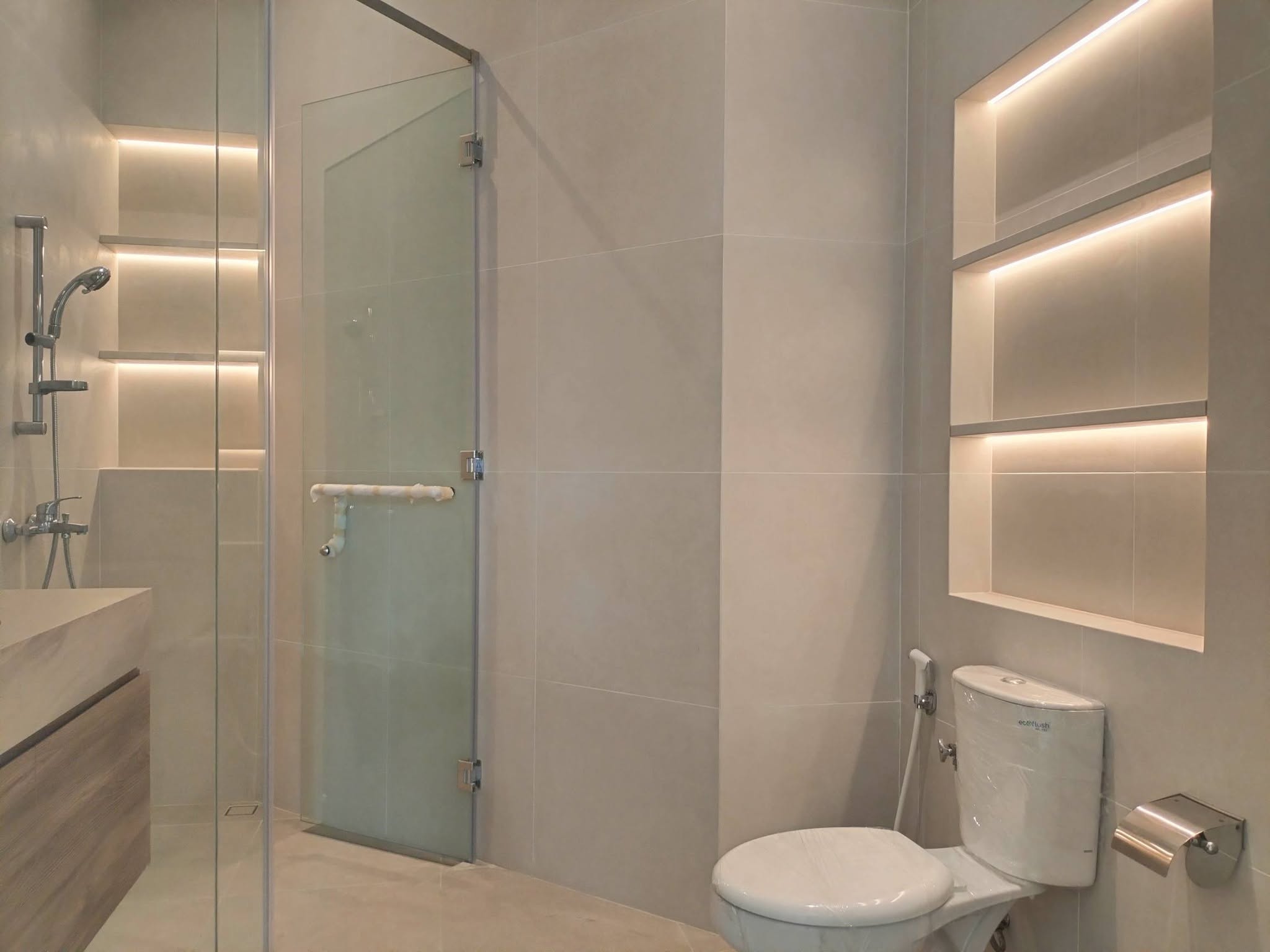 Spacious 5-Bedroom House for Rent in Cilandak with Private Pool 2