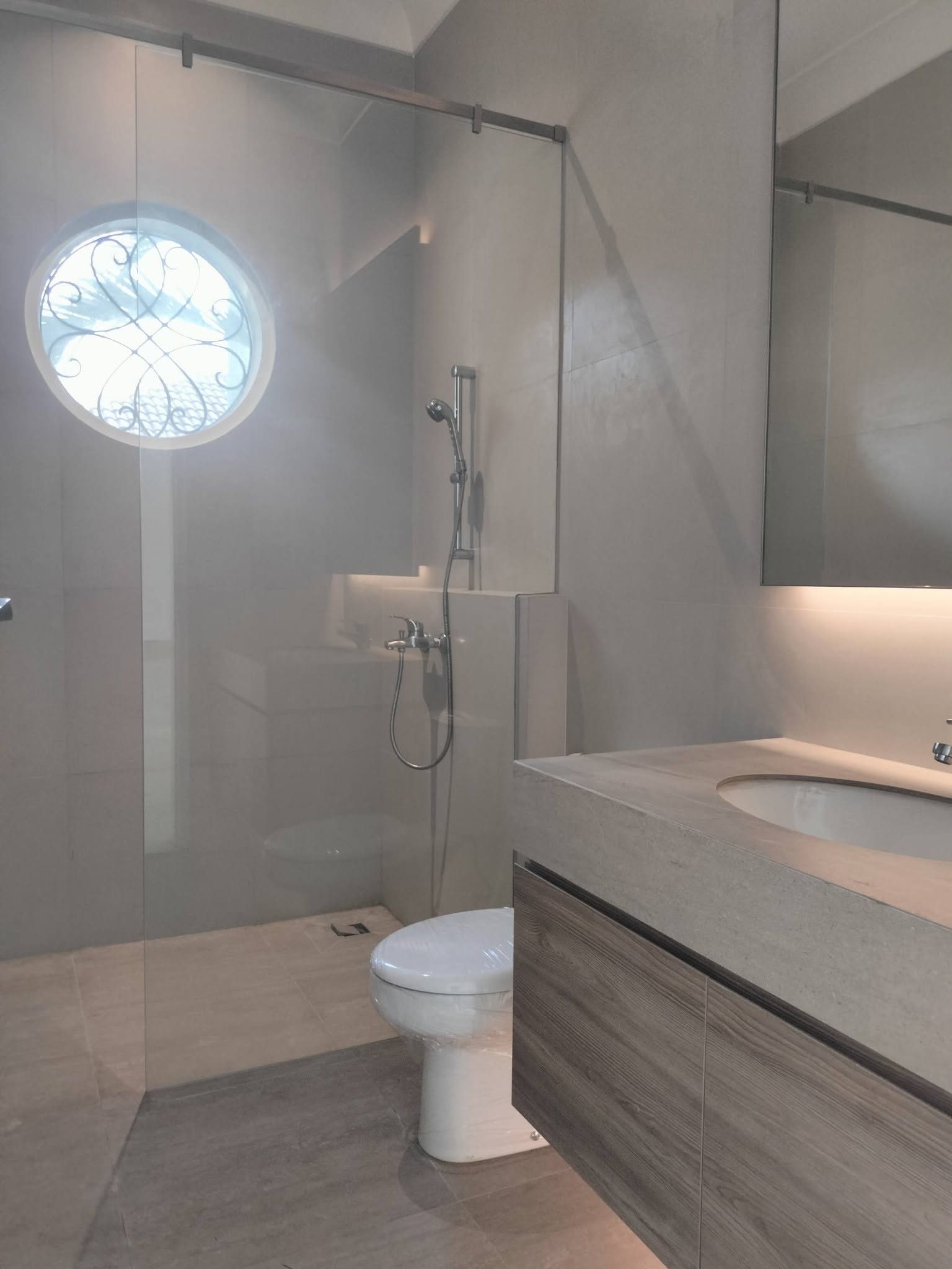 Spacious 5-Bedroom House for Rent in Cilandak with Private Pool 5