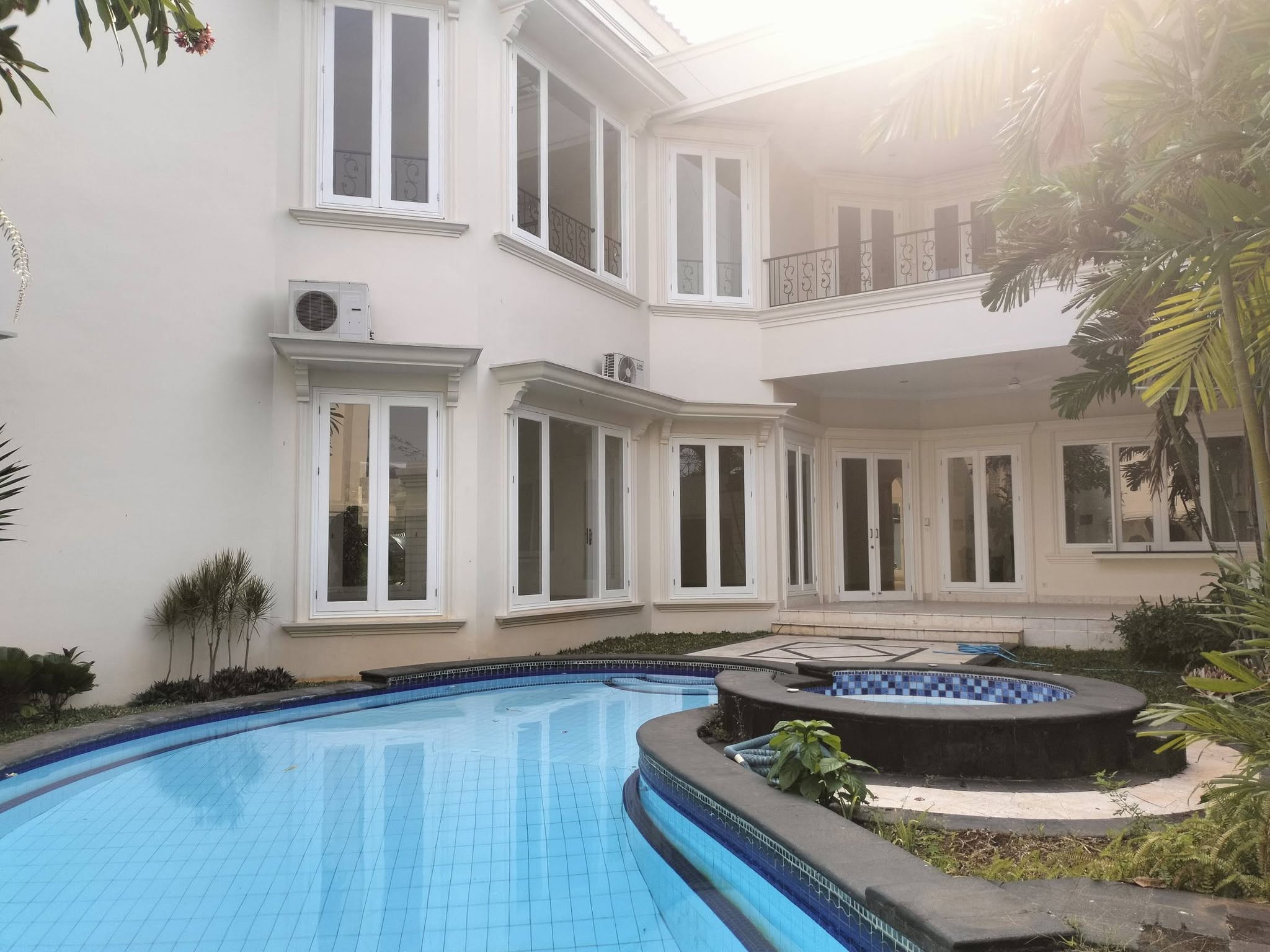 Spacious 5-Bedroom House for Rent in Cilandak with Private Pool 7