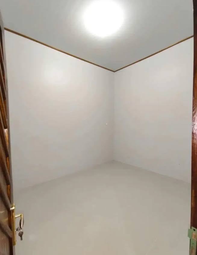 House for Sale in Graha Melasti, Bekasi with Garden and Carport 7