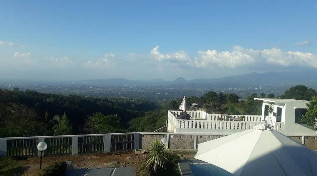 Spacious 4-Bedroom Villa with Private Pool in Cijeruk, Bogor 7