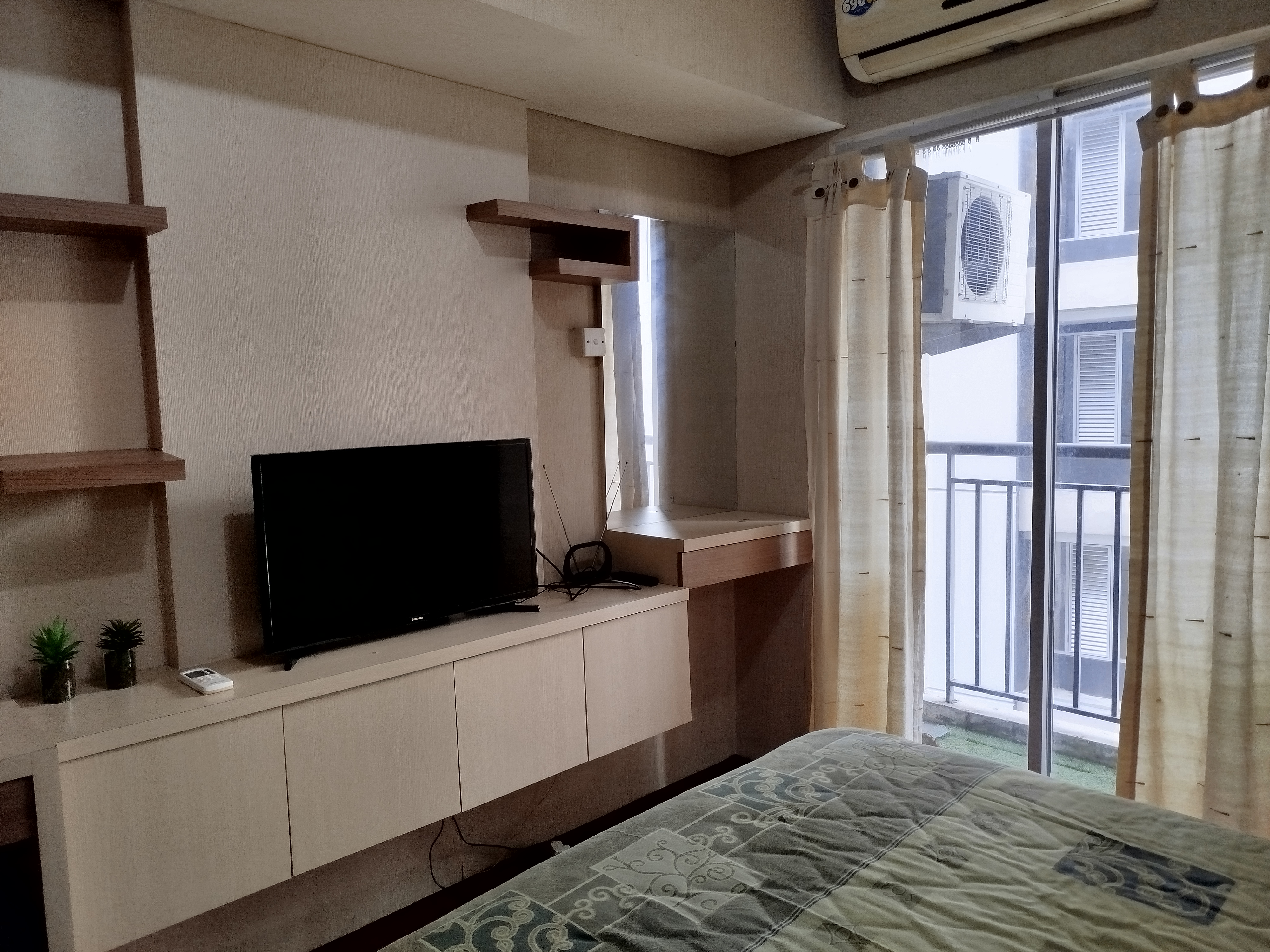 Fully Furnished 1BR Apartment for Sale & Rent in Serpong Green View, Tangerang Selatan 7
