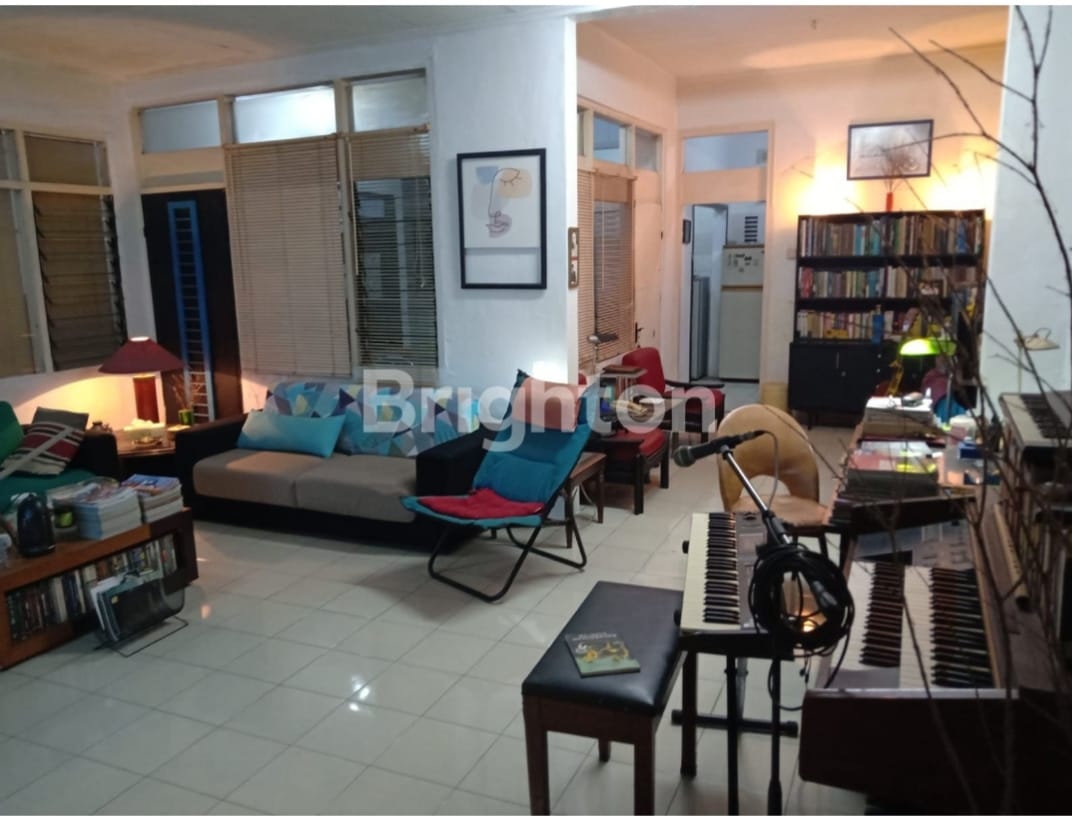 Spacious 5-Bedroom House for Sale in Karasak, Bandung with Freehold Title 2