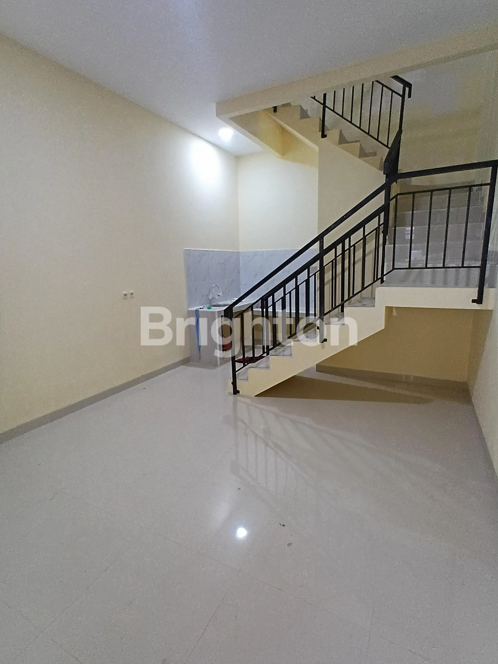 Rumah Baru 3 Lantai Tanjung Duren Jakarta Barat | 3 KT, 3 KM, SHM | Rp 2.1M 6