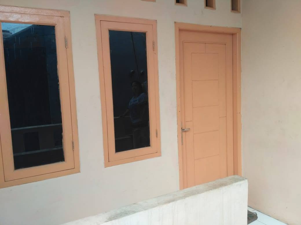 3-Bedroom House for Sale in Yogyakarta with Garage and Balcony 8
