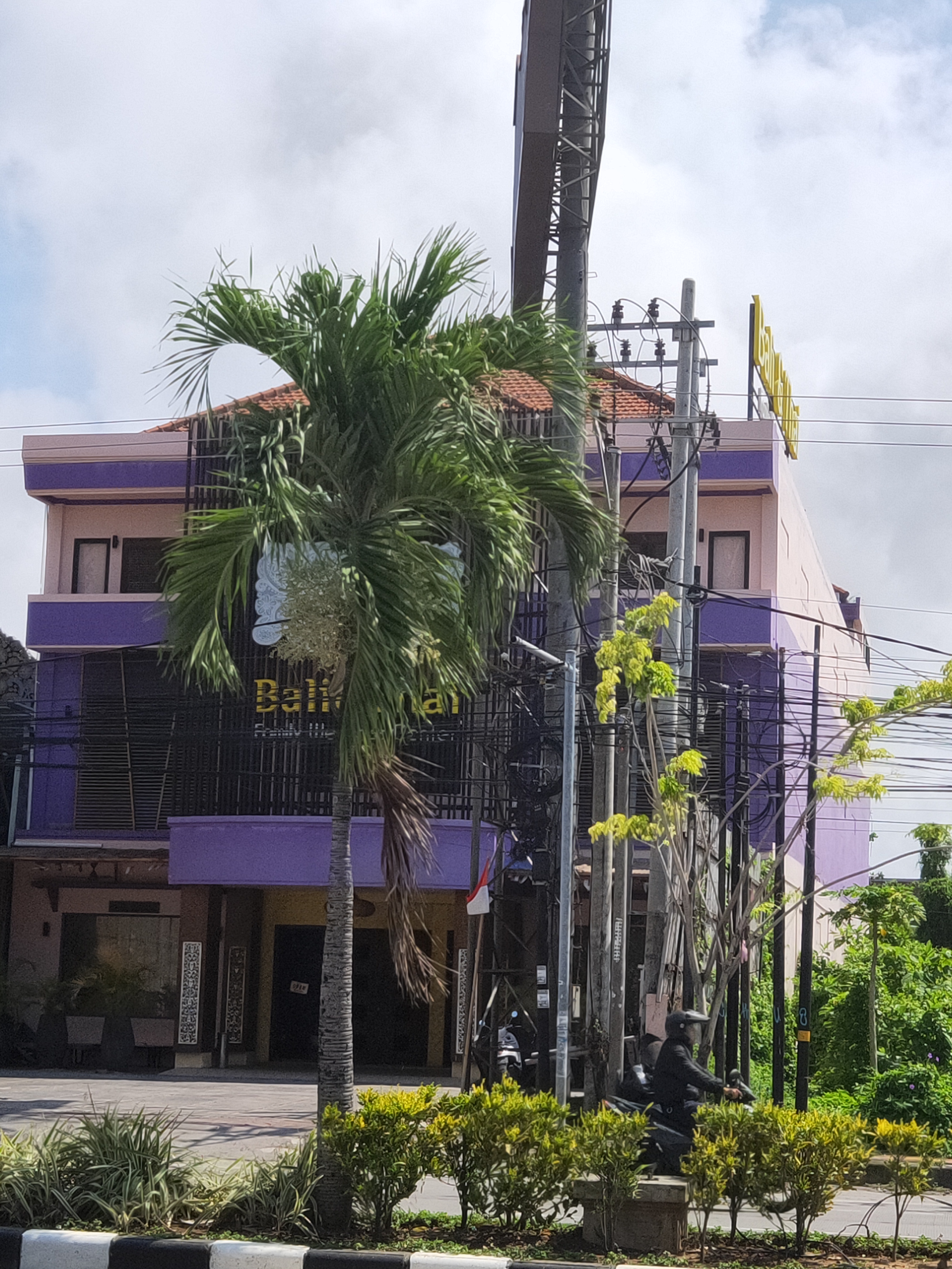 Building for rent in sunset road Seminyak Bali Indonesia 2