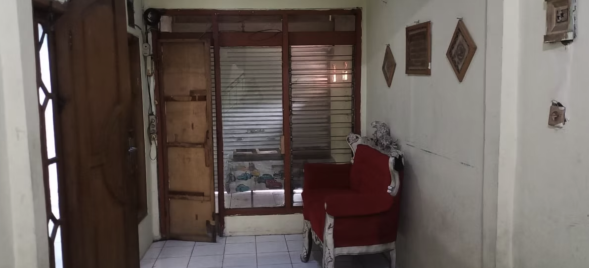 Rumah 2 Lantai + Area Toko Strategis Bekasi | 5 KT, Bebas Banjir | Rp 450jt