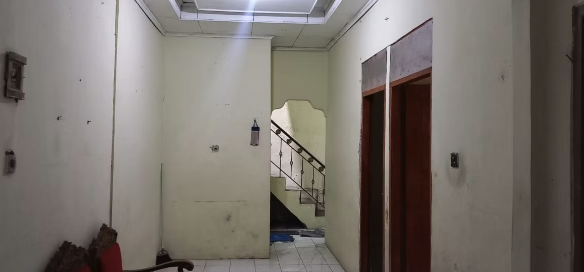 Rumah 2 Lantai + Area Toko Strategis Bekasi | 5 KT, Bebas Banjir | Rp 450jt 3