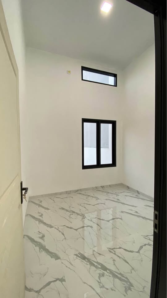 3-Bedroom House for Sale in Tanjungsari Pedurungan Tengah, Semarang with Garden and Parking 8
