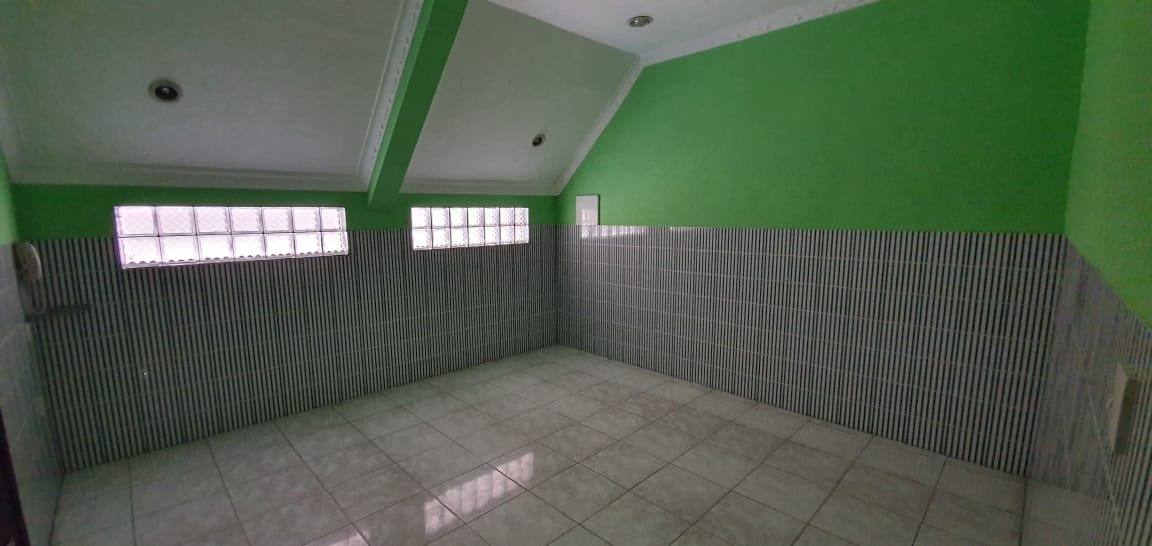 Spacious Semi-Furnished Shophouse for Sale in Cengkareng Barat, Jakarta Barat 3