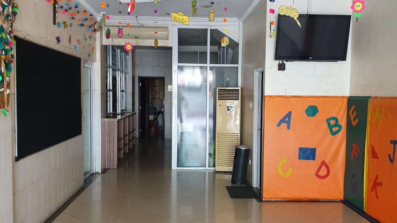 Spacious Semi-Furnished Shophouse for Sale in Cengkareng Barat, Jakarta Barat 7
