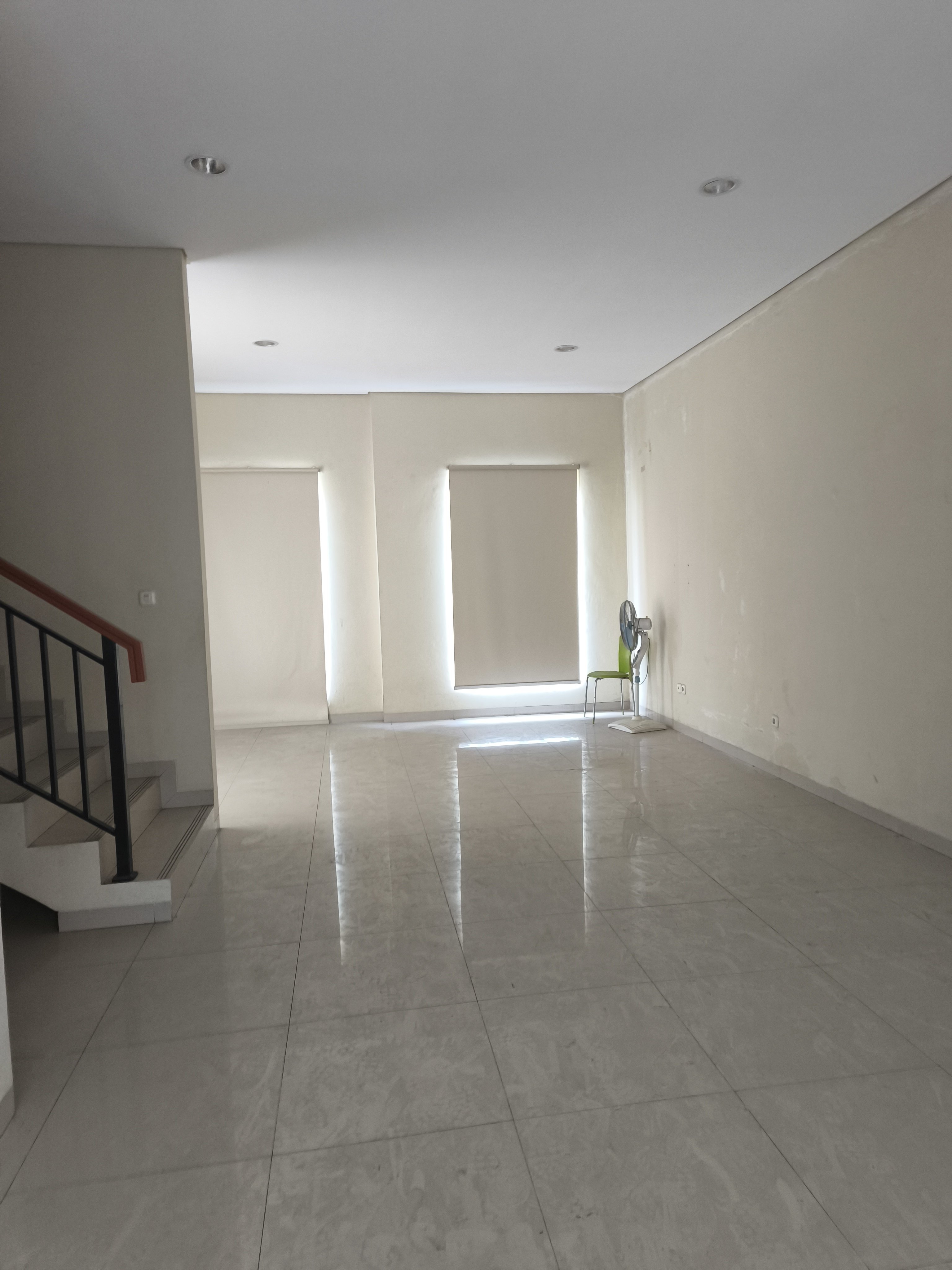 House Alam Sutera Tangerang Selatan for Sale Housing Area Safe Place Friendly Community 5