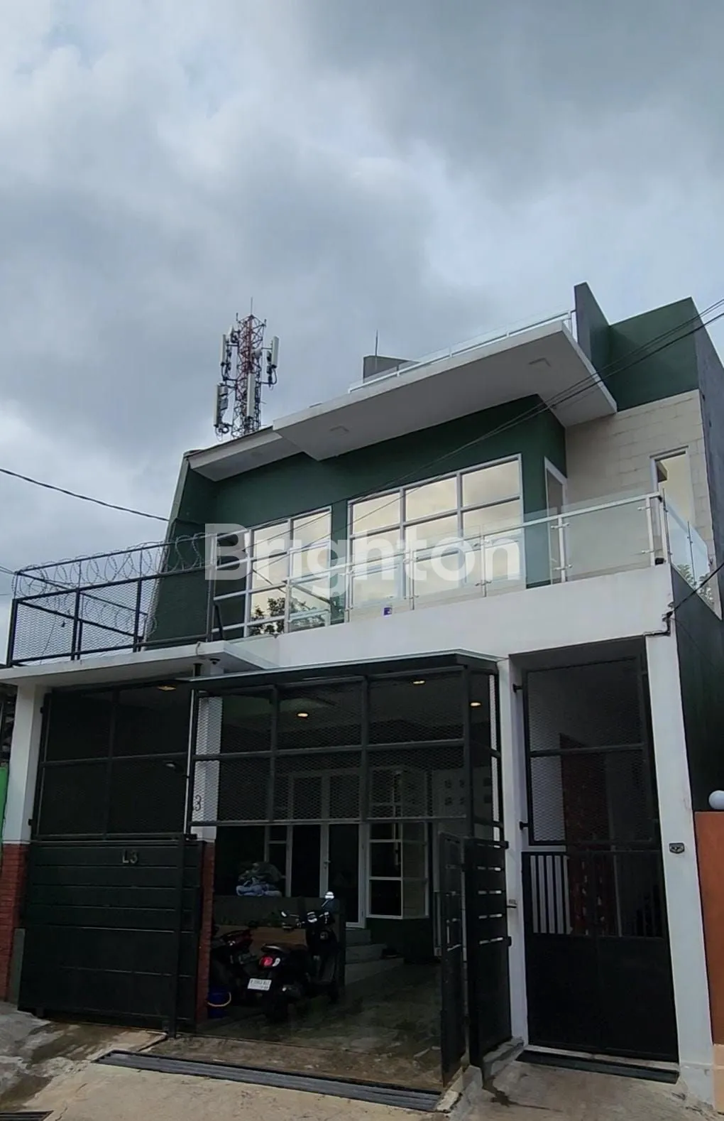 Rumah Mewah Kebon Jeruk Jakarta Barat | LT 217 m², LB 520 m², SHM 2
