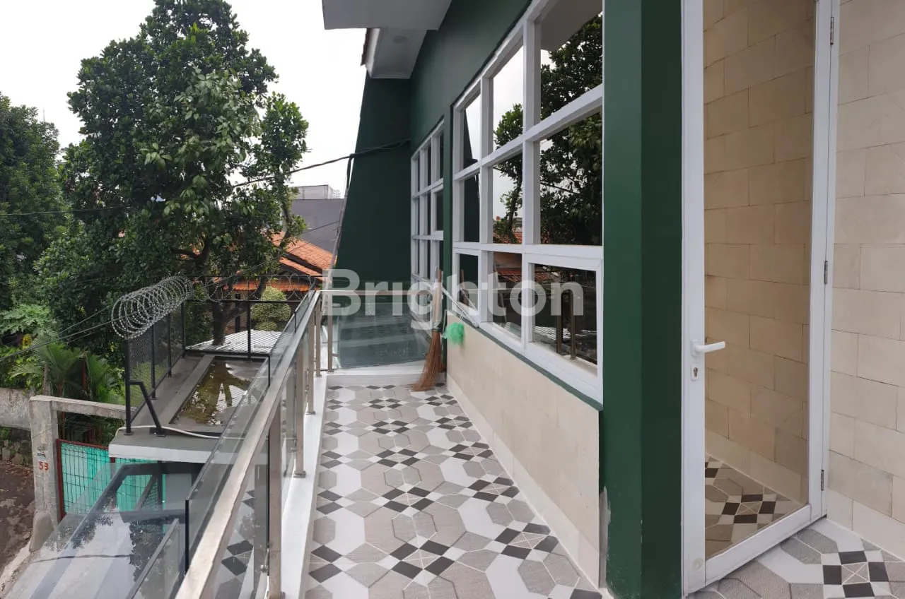 Rumah Mewah Kebon Jeruk Jakarta Barat | LT 217 m², LB 520 m², SHM 4