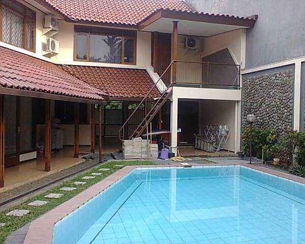 Fully Furnished 3-Bedroom House for Rent near Pondok Indah Mall 1, South Jakarta 2