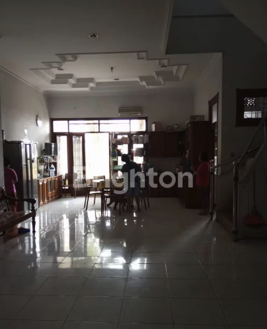 Ruang Usaha + Rumah Tinggal Jl. Kolonel Sutarto Solo | SHM, LT 1.800 m² | Rp 43.000.000.000 2