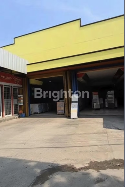 Showroom Strategis Jl. Raya Sukowati Sragen | LT/LB 800 m², SHM | Rp 8.250.000.000 2