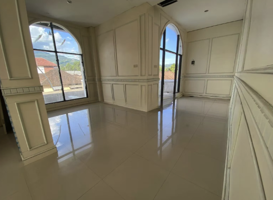 Villa Mewah View Gunung Lawu Tawangmangu | 6 KT, SHM, LT 764 m² | Rp 2.950.000.000