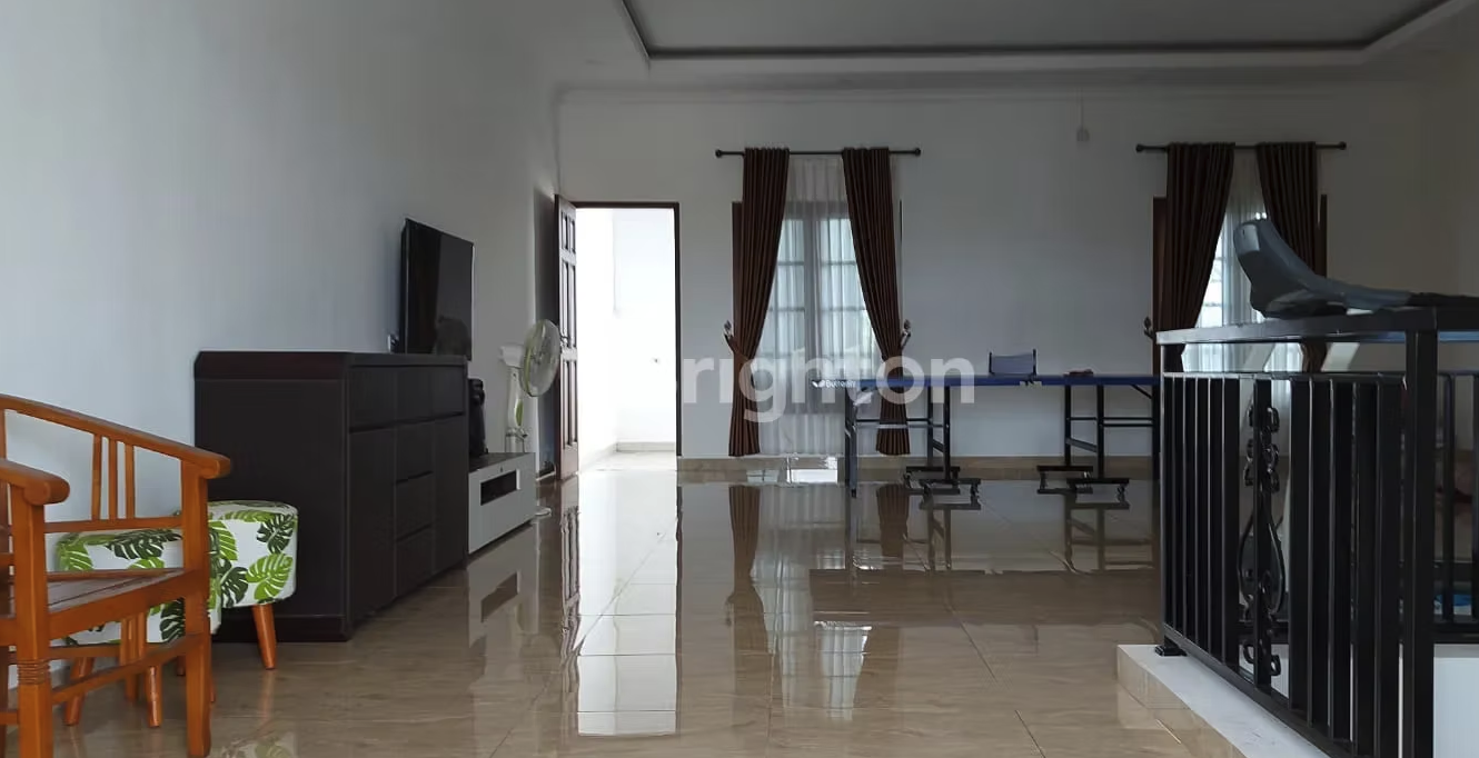 Rumah 3 Lantai Pesona Depok Estate Margonda | 5 KT, SHM, Semi Furnished | Rp 3.300.000.000 5