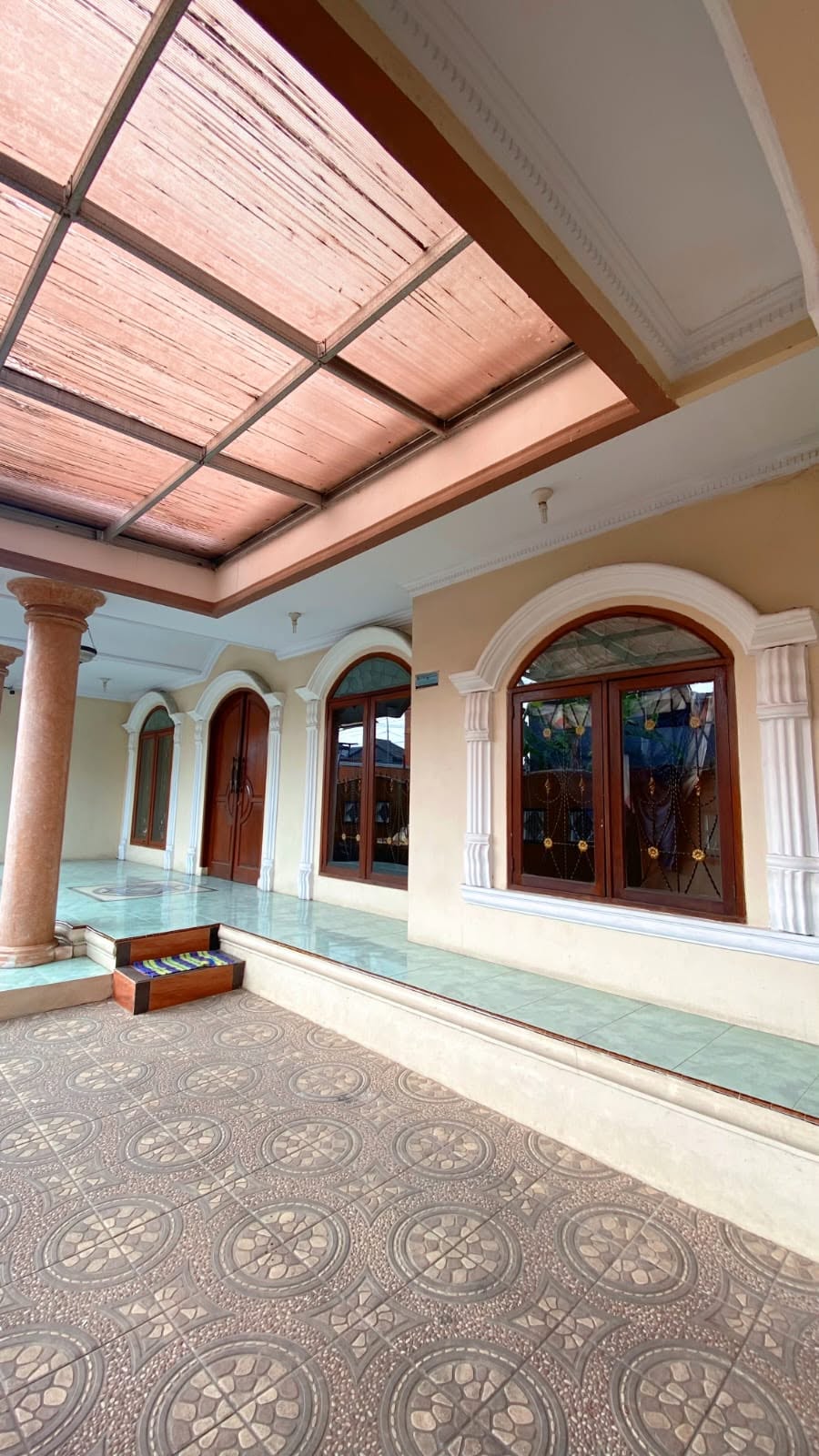 Spacious 4-Bedroom House for Sale in Mampang, Depok with SHM Title 6