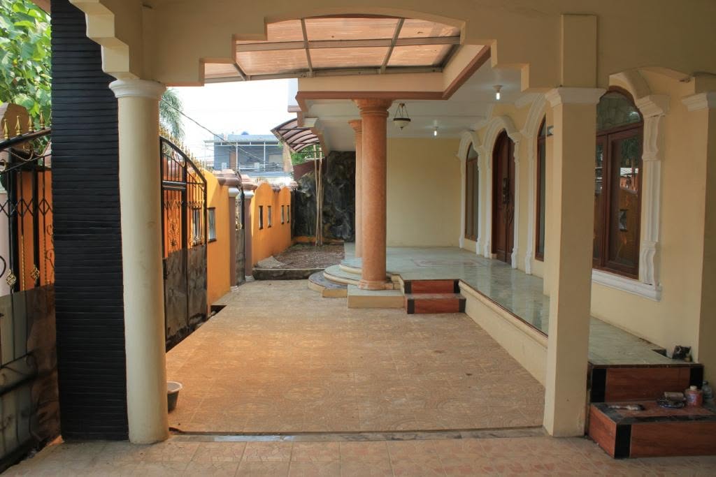 Spacious 4-Bedroom House for Sale in Mampang, Depok with SHM Title 7