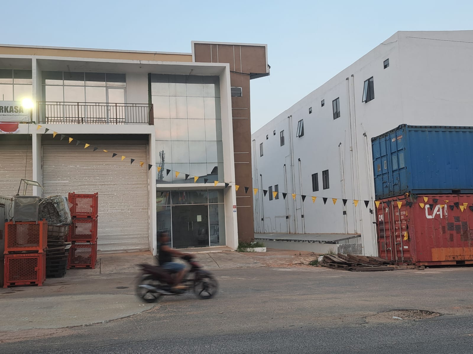 Warehouse for Sale in Grand Permata Bandara Bizpark, Batam with Extensive Facilities 2