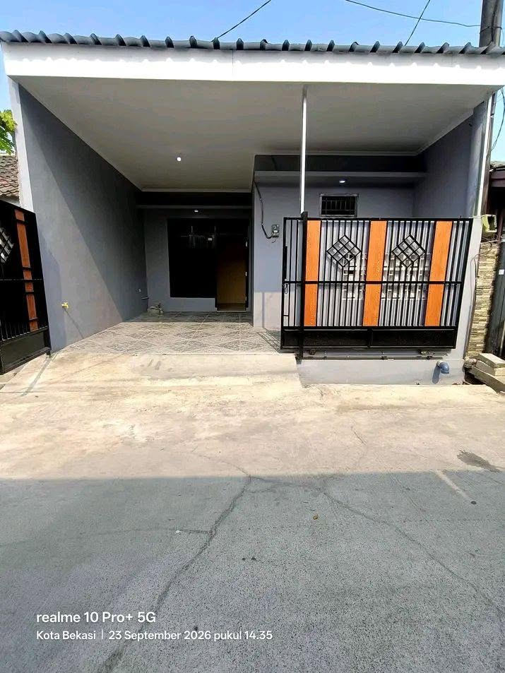 2-Bedroom House for Sale in Teluk Pucung, Bekasi with Carport 3