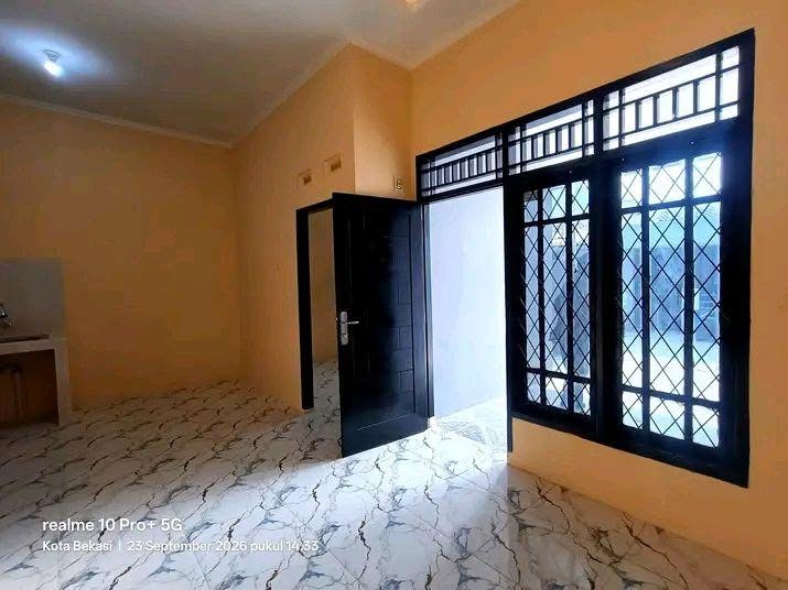 2-Bedroom House for Sale in Teluk Pucung, Bekasi with Carport 4
