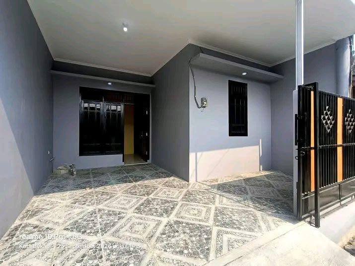 2-Bedroom House for Sale in Teluk Pucung, Bekasi with Carport