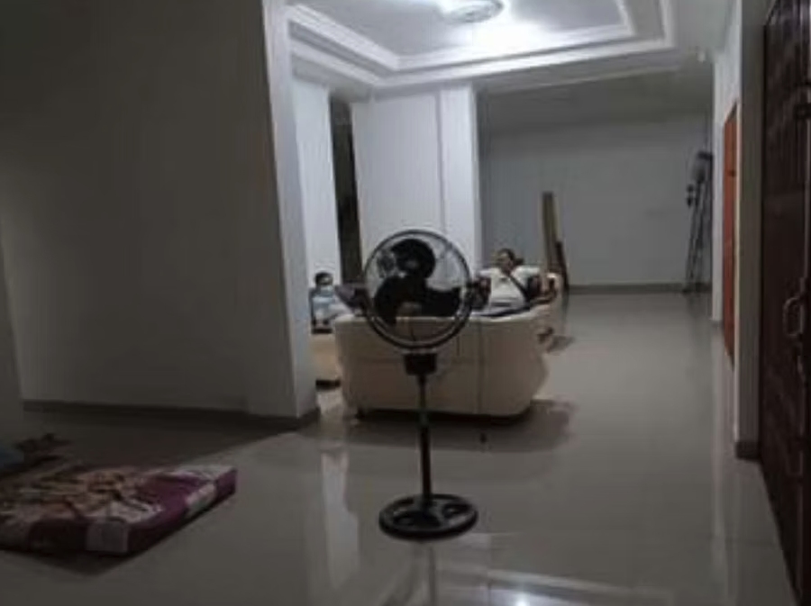 Jual Rumah 2,5 Lantai SHM di Grand Tasmara 3