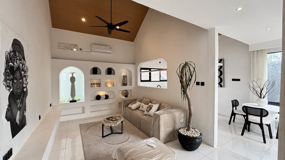 Cozy 1-Bedroom Villa for Yearly Rent in Prime Berawa, Bali