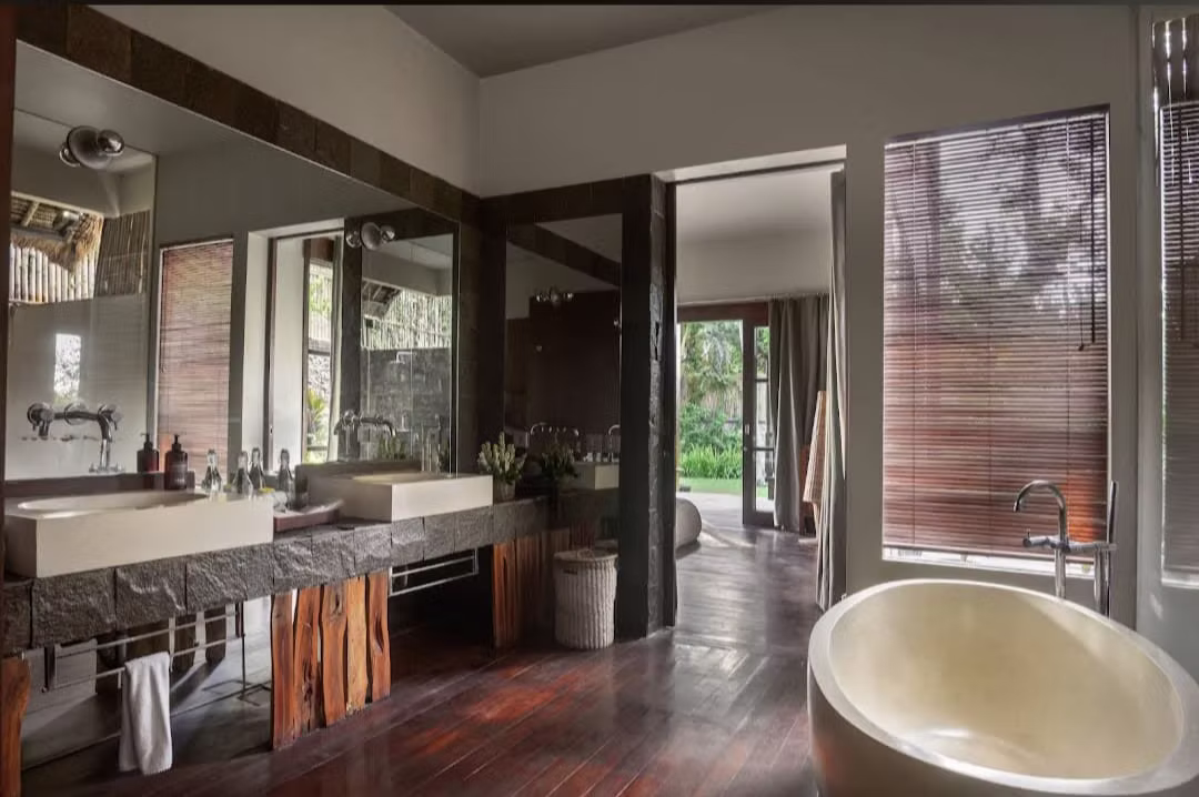 Spacious Fully Furnished Villa for Sale in Padang Padang Beach, Bali 5