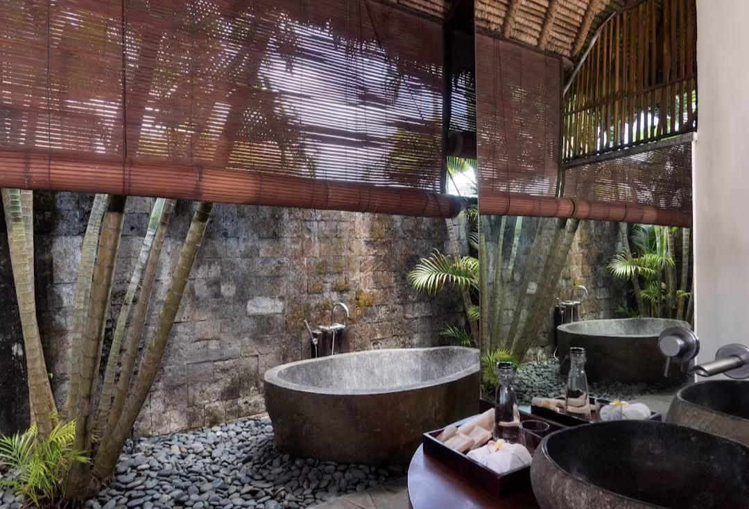 Spacious Fully Furnished Villa for Sale in Padang Padang Beach, Bali 7