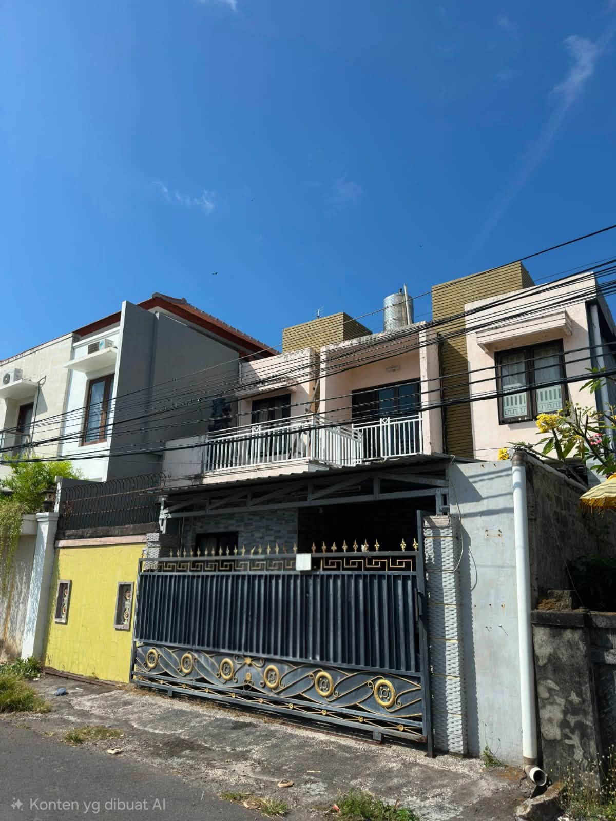 Spacious 4-Bedroom House for Yearly Rent in Renon, Denpasar with Parking & Balcony 3