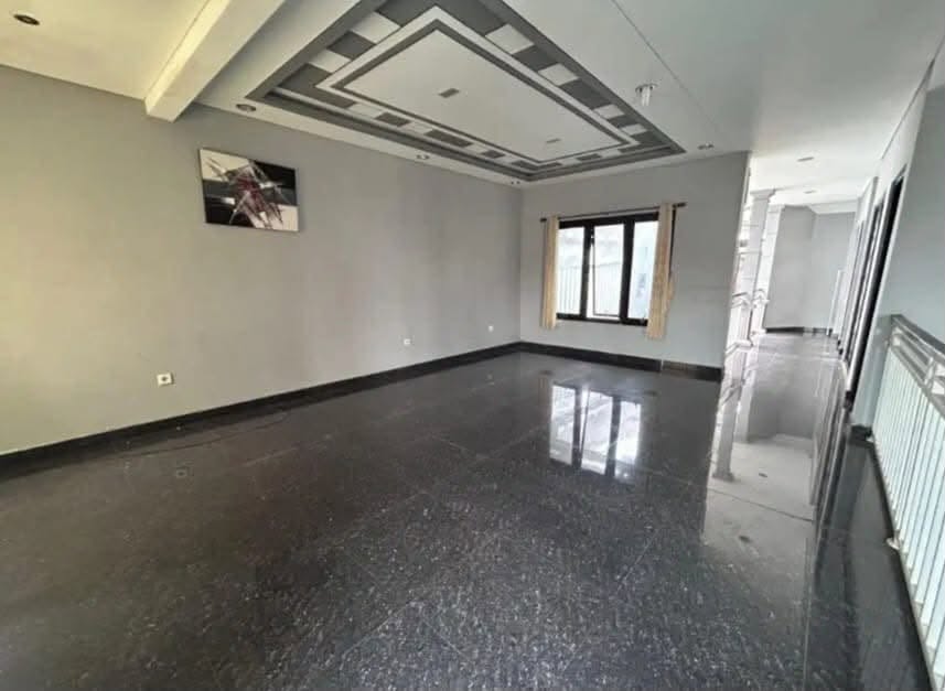 Spacious 4-Bedroom House for Yearly Rent in Renon, Denpasar with Parking & Balcony 5