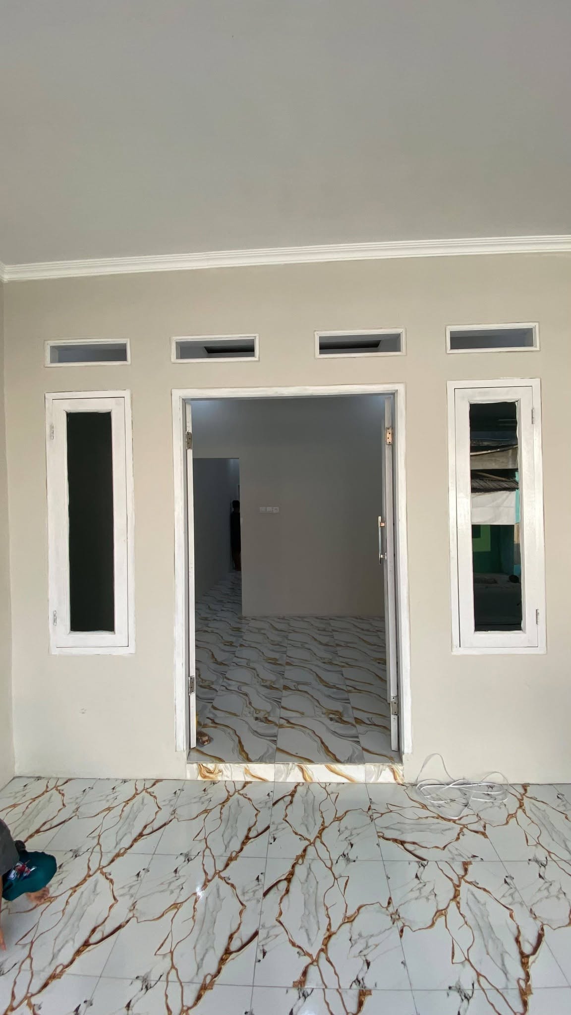 3-Bedroom House for Sale in Bojong Indah-Pondok Kelapa, East Jakarta with Parking and Garage 3