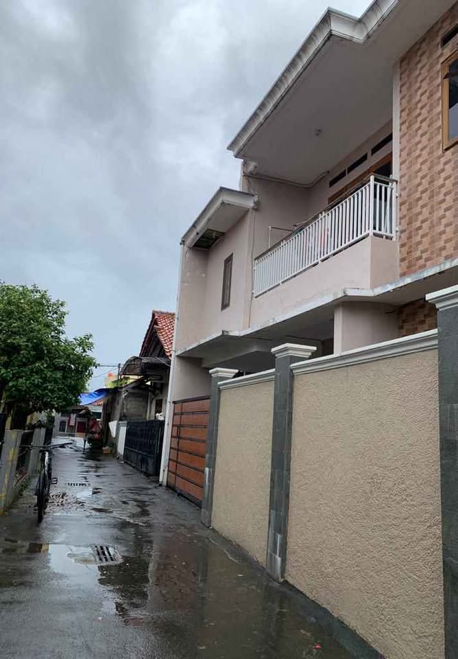 3-Bedroom House for Sale on Jl Kebagusan Raya, South Jakarta with Garage and Carport