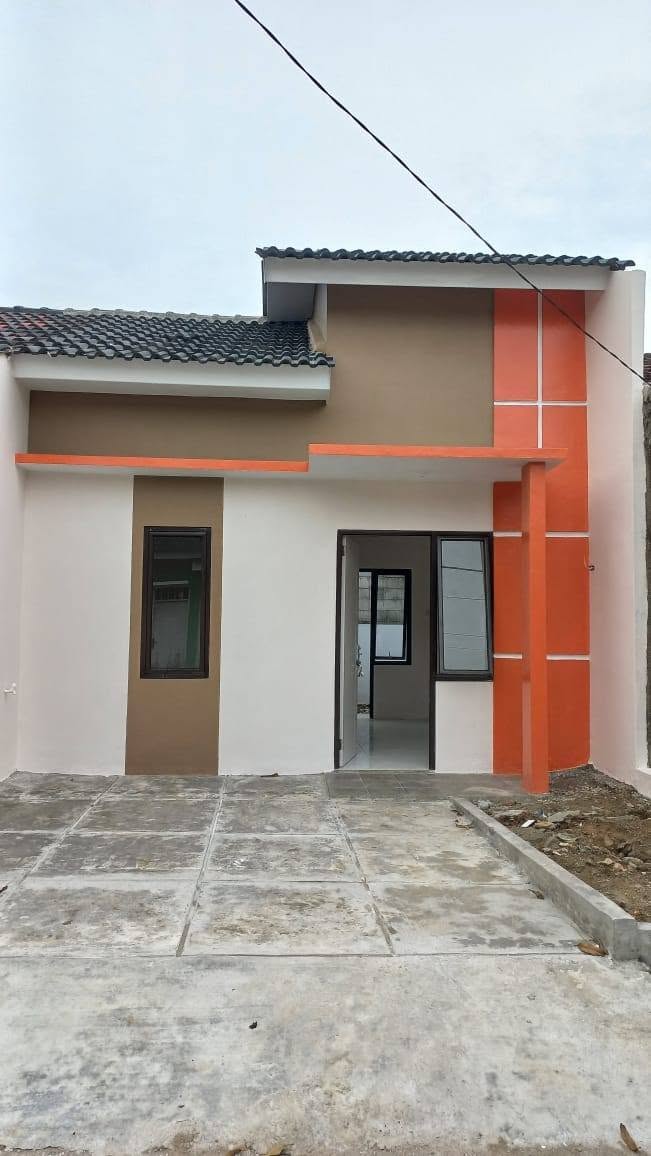 House for Sale in Senopati Estate, Jakarta Barat with Parking 2