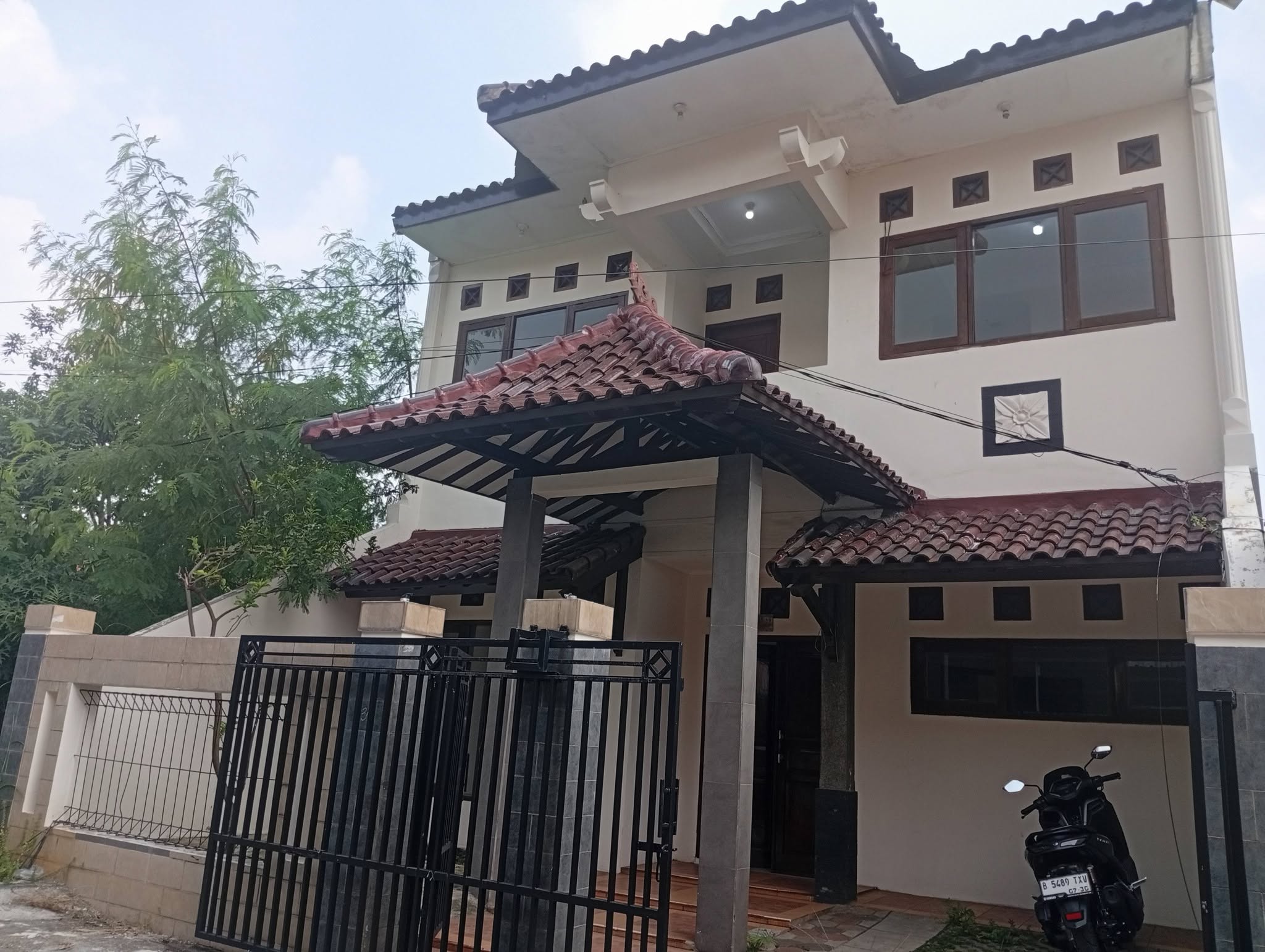 Spacious 5-Bedroom House for Sale in Pondok Ranggon Cipayung, East Jakarta