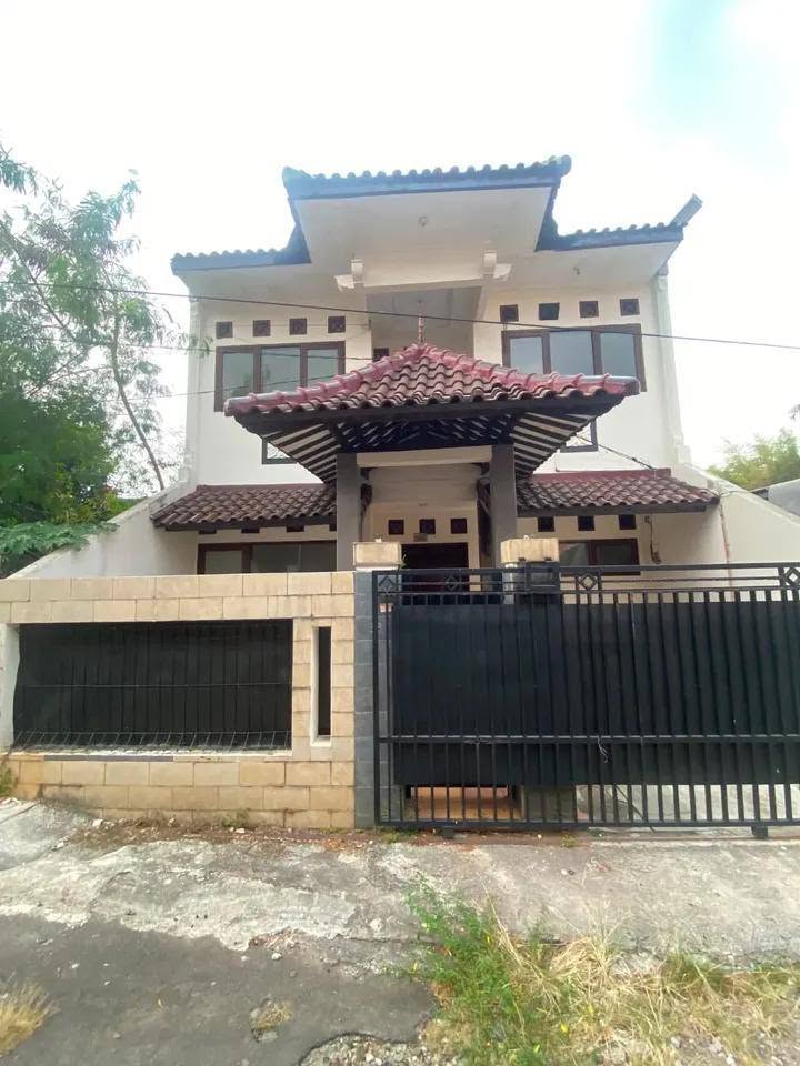 Spacious 5-Bedroom House for Sale in Pondok Ranggon Cipayung, East Jakarta 3