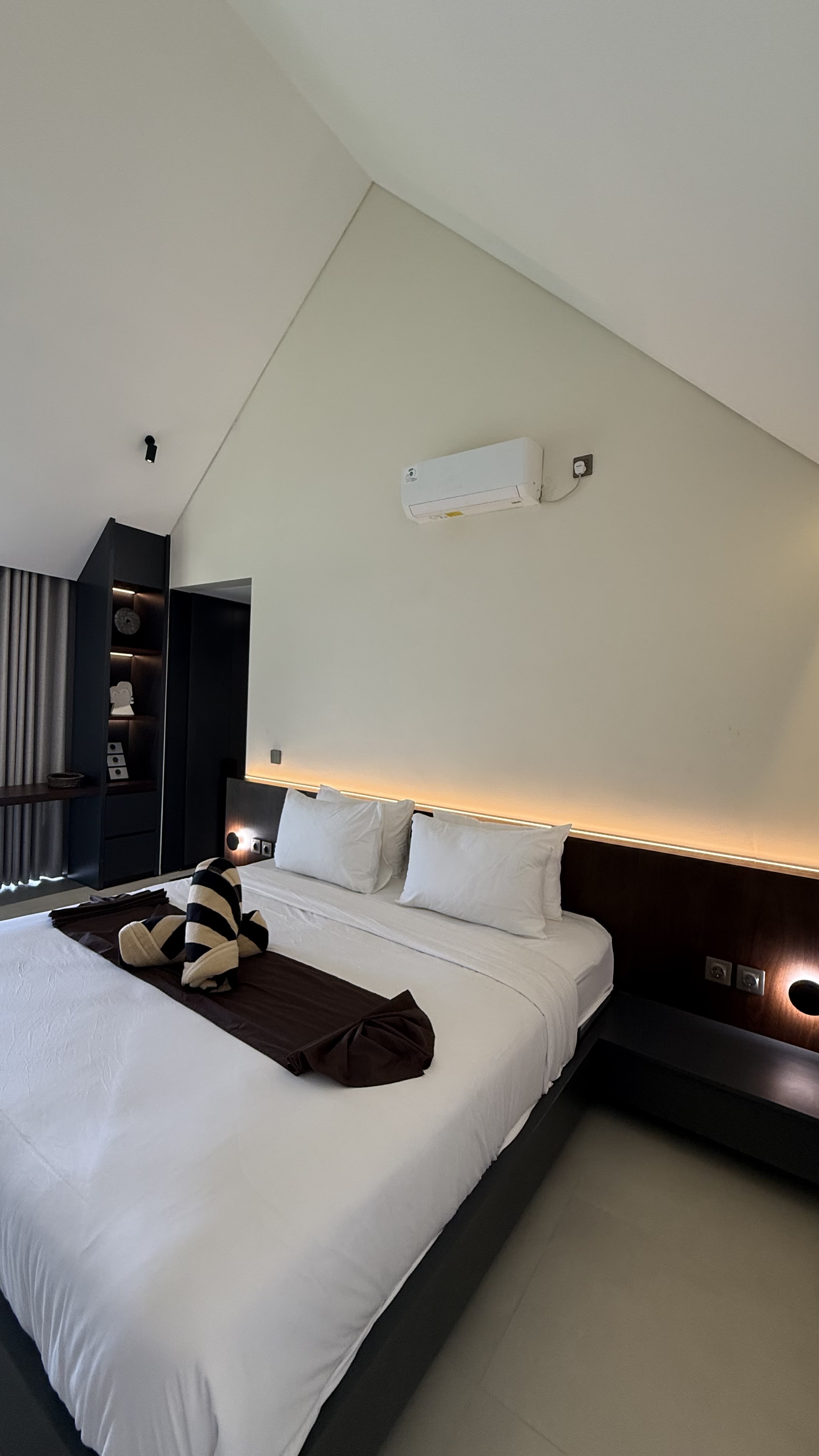 Spacious 3-Bedroom House for Sale near DKI Jakarta Regional People's Representative Council Office 3