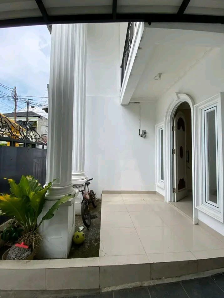 3-Bedroom Semi Furnished House for Sale in Gedong Condet, Jakarta Timur