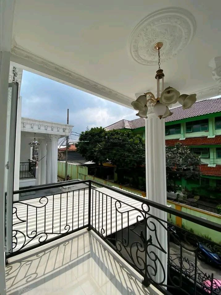 3-Bedroom Semi Furnished House for Sale in Gedong Condet, Jakarta Timur 8