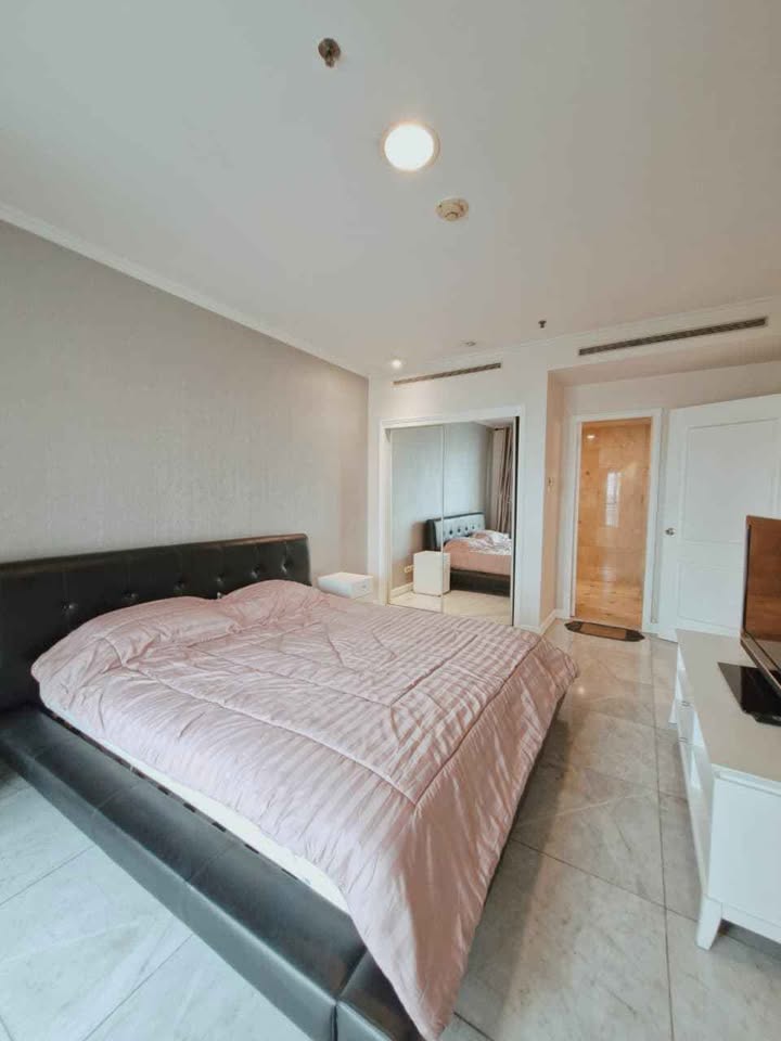 Fully Furnished 2-Bedroom Apartment for Rent in Kebon Melati, Jakarta Pusat 3
