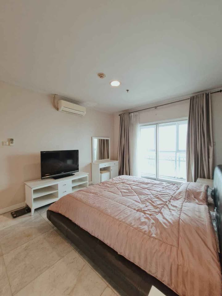 Fully Furnished 2-Bedroom Apartment for Rent in Kebon Melati, Jakarta Pusat 6