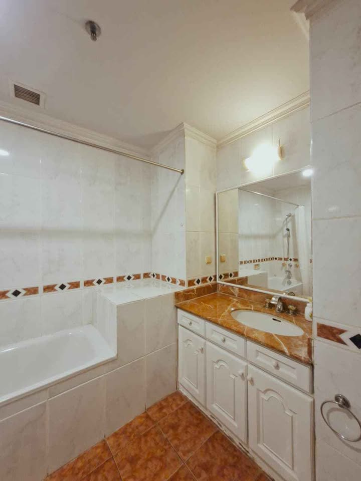 Fully Furnished 2-Bedroom Apartment for Rent in Kebon Melati, Jakarta Pusat 8