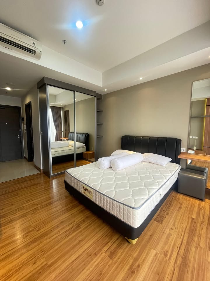 Fully Furnished 1-Bedroom Apartment for Rent in Karet Tengsin, Central Jakarta 4