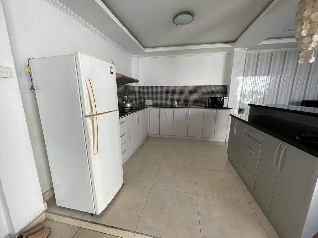 Fully Furnished 3-Bedroom Villa with Pool in Jimbaran, Bali 3